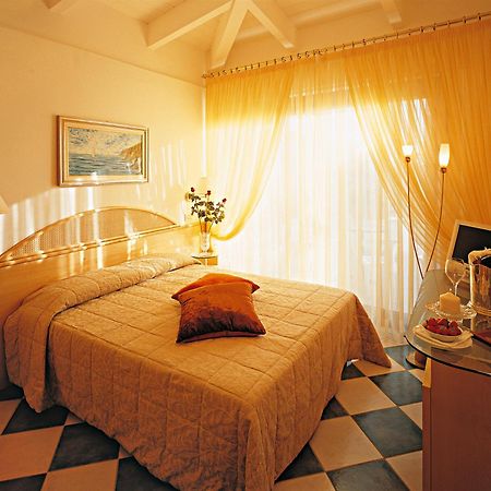 Hotel Posillipo Gabicce Mare Eksteriør bilde