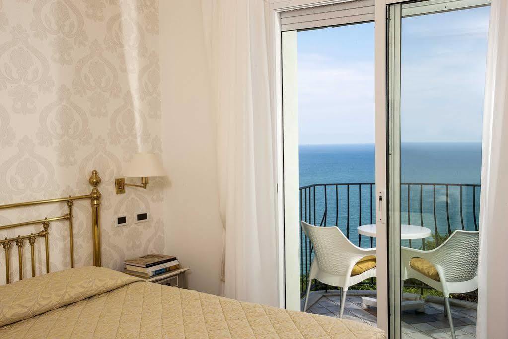 Hotel Posillipo Gabicce Mare Eksteriør bilde
